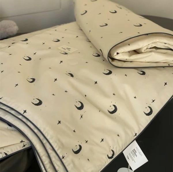 ผ้าห่มเย็น รุ่น Soft Touch Cool Summer ผ้าลื่น นุ่มเย็น  ขนาด  6 ฟุต